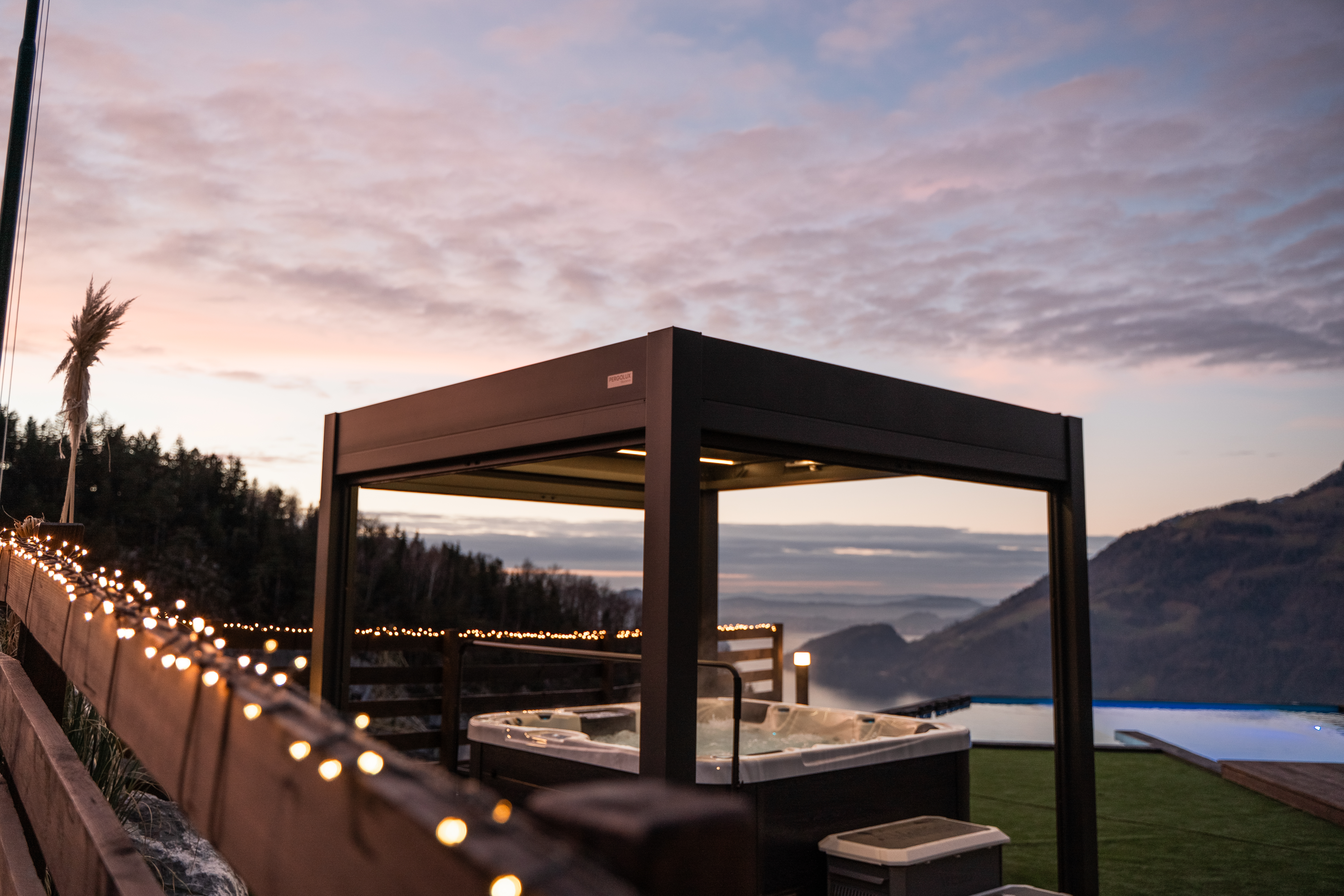 Series 3 3x3 freestanding pergola in Anthracite with screens, Switzerland